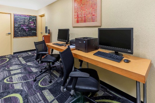 La Quinta by Wyndham Fort Lauderdale Pompano Beach image 1