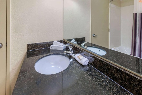 La Quinta by Wyndham Fort Lauderdale Pompano Beach image 11