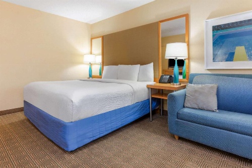 La Quinta by Wyndham Fort Lauderdale Pompano Beach image 13