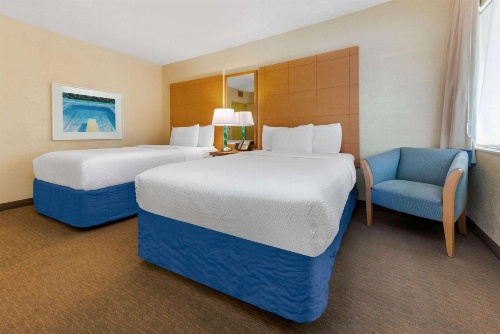 La Quinta by Wyndham Fort Lauderdale Pompano Beach image 15