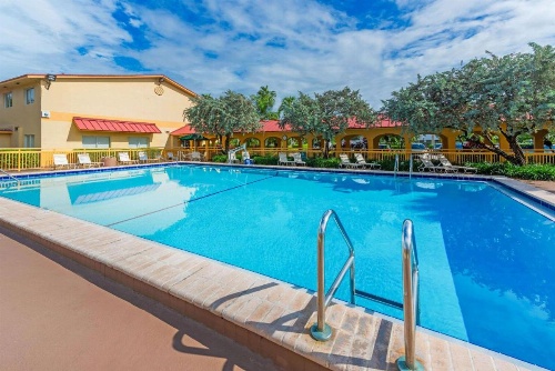La Quinta by Wyndham Fort Lauderdale Pompano Beach image 23