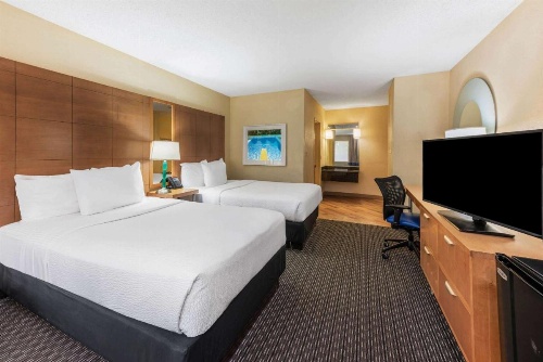 La Quinta by Wyndham Fort Lauderdale Pompano Beach image 32